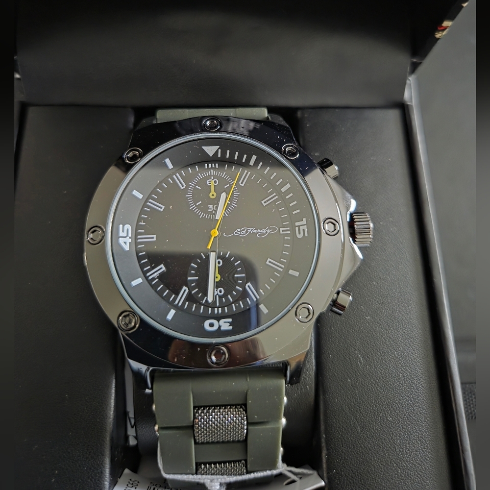 Ed Hardy Men's Green and Black Watch - Picture 2 of 9